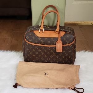 🦋🍀WEEKEND SALE 🍀🦋Louis Vuitton Deauville bag